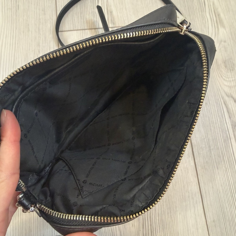 Michael Kors Jet Set Large Crossbody Bag In Black Signature - Picture 10 of 12